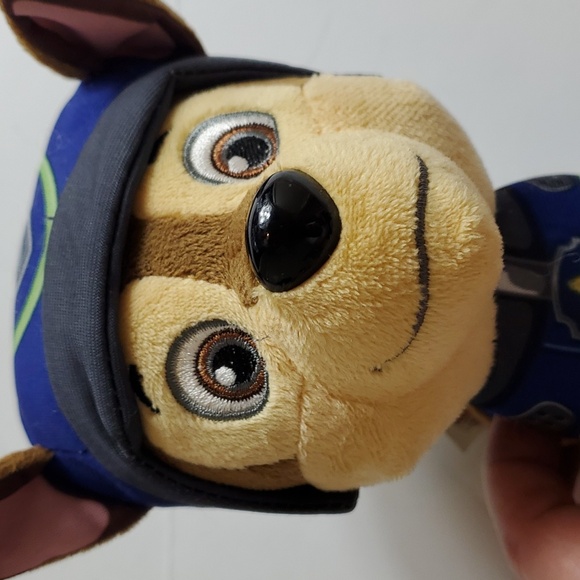 Paw Patrol stuffed chase doll - Picture 2 of 5